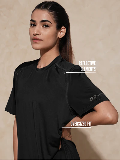 Black oversized women's t-shirt